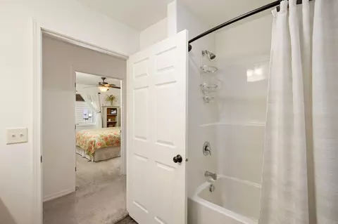 Bath - 520 23rd St NE, Black Eagle, MT 59414 photo 4 of 4