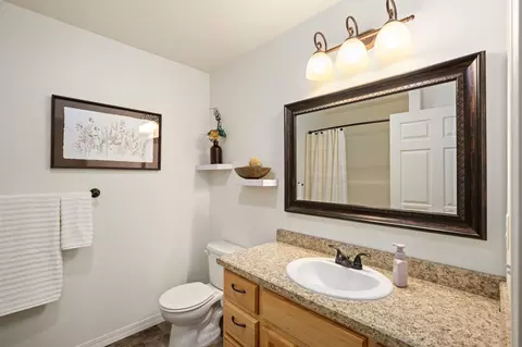 Bath - 520 23rd St NE, Black Eagle, MT 59414 photo 3 of 4