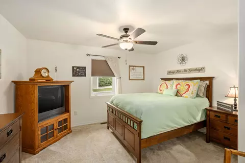 Bedroom - 520 23rd St NE, Black Eagle, MT 59414 photo 2 of 9