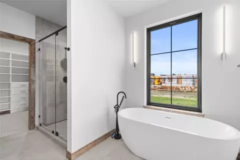 Bath - 404 Jefferson St, Kalispell, MT 59901 photo 3 of 10