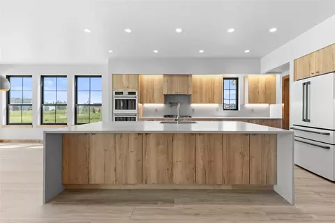 Kitchen - 404 Jefferson St, Kalispell, MT 59901 photo 2 of 6
