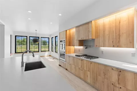 Kitchen - 404 Jefferson St, Kalispell, MT 59901 photo 4 of 6