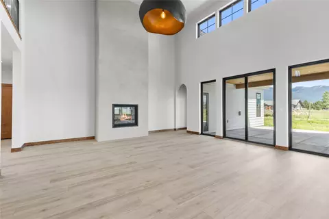 Living - 404 Jefferson St, Kalispell, MT 59901 photo 2 of 7