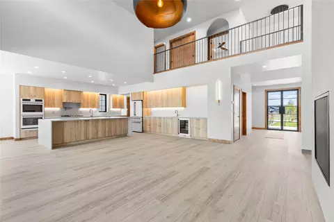Living - 404 Jefferson St, Kalispell, MT 59901 photo 1 of 7