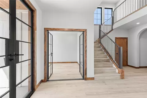 Entry Way - 404 Jefferson St, Kalispell, MT 59901 photo 1 of 5