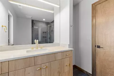 Bath - 404 Jefferson St, Kalispell, MT 59901 photo 5 of 10