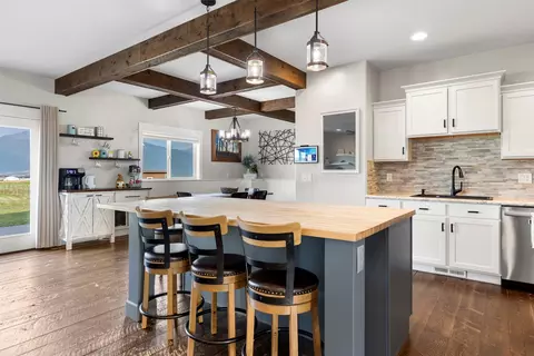 Kitchen - 601 Ruby Ct, Stevensville, MT 59870 photo 3 of 4