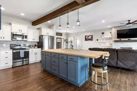 Kitchen - 601 Ruby Ct, Stevensville, MT 59870 photo 4 of 4