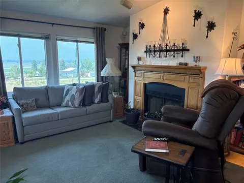 2424 Loyd Dr, Corvallis, MT 59828