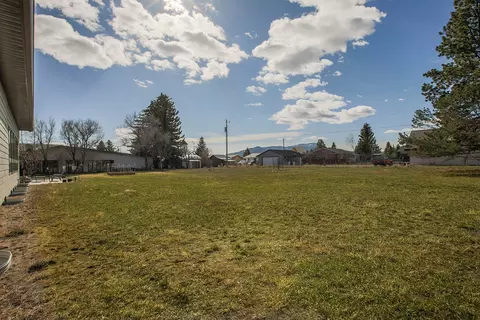 Exterior - 308 E 3rd Ave E, Boulder, MT 59632 photo 5 of 7