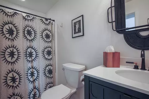 Bath - 308 E 3rd Ave E, Boulder, MT 59632 photo 2 of 9