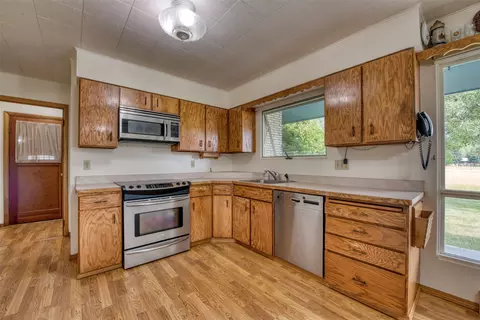 Kitchen - 189 Bunkhouse Rd, Darby, MT 59829 photo 4 of 6