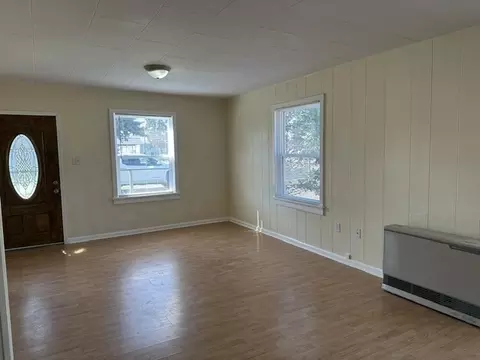 Living - 312 E 1st St, Corvallis, MT 59828 photo 2 of 5