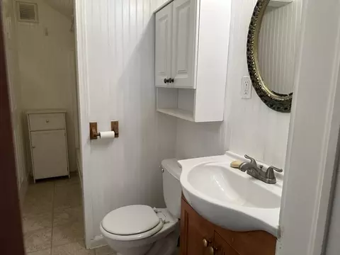 Bath - 312 E 1st St, Corvallis, MT 59828 photo 5 of 6