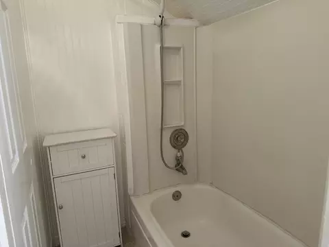 Bath - 312 E 1st St, Corvallis, MT 59828 photo 6 of 6