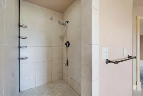 Bath - 89 Spring Tree Rd, Great Falls, MT 59404 photo 2 of 4