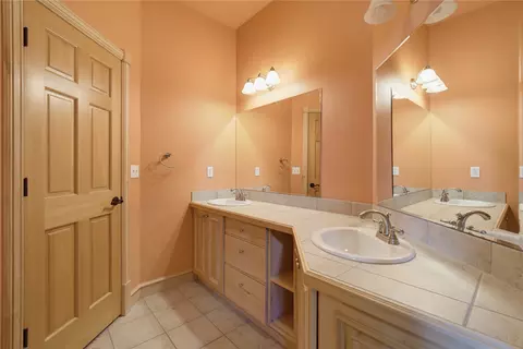 Bath - 89 Spring Tree Rd, Great Falls, MT 59404 photo 3 of 4