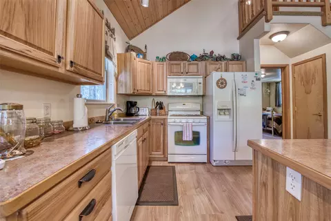 Kitchen - 2849 E Fork Rd, Sula, MT 59871 photo 2 of 4