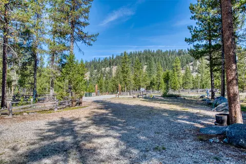 Exterior - 2849 E Fork Rd, Sula, MT 59871 photo 4 of 11