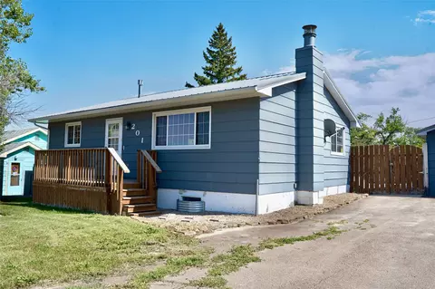 201 5th Ave NE, Cut Bank, MT 59427