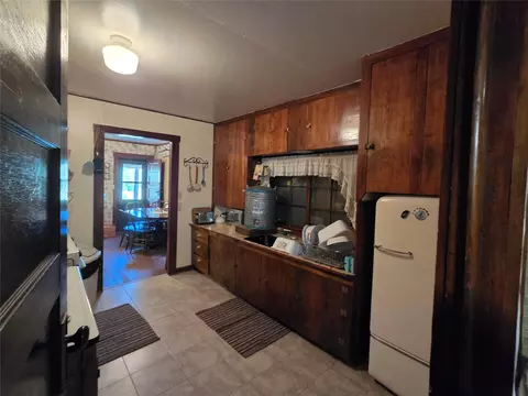 Kitchen - 9268 Beaver Willow Rd, Augusta, MT 59410 photo 4 of 4