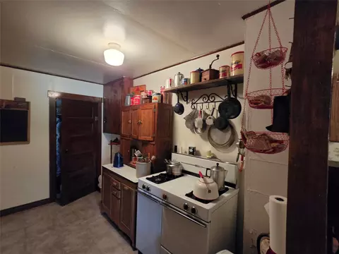 Kitchen - 9268 Beaver Willow Rd, Augusta, MT 59410 photo 1 of 4