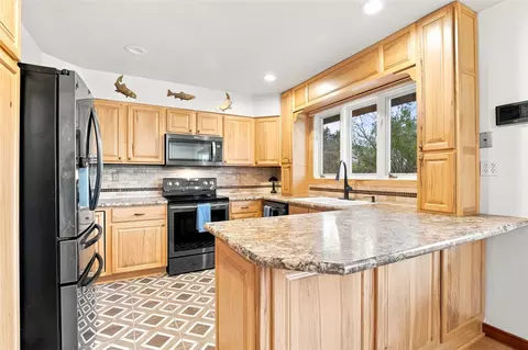 Kitchen - 18 Bootlegger Trl, Clancy, MT 59634 photo 1 of 2