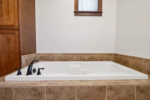 Bath - 36 Gray Hawk Ct, Kalispell, MT 59901 photo 2 of 6