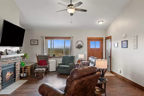 Living - 56 Wheatland Meadows Dr, Three Forks, MT 59752 photo 4 of 5