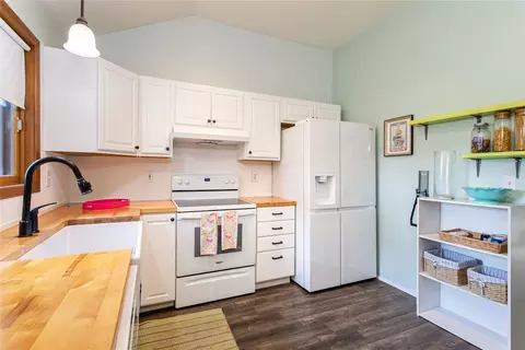 Kitchen - 130 Alpine Dr, Bigfork, MT 59911 photo 3 of 3