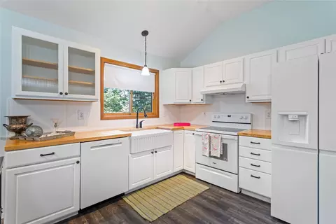 Kitchen - 130 Alpine Dr, Bigfork, MT 59911 photo 2 of 3