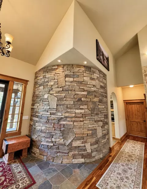 Entry Way - 84 Cherry Creek Bluff Rd, Libby, MT 59923 photo 2 of 7