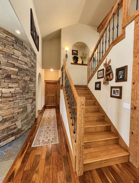 Entry Way - 84 Cherry Creek Bluff Rd, Libby, MT 59923 photo 4 of 7