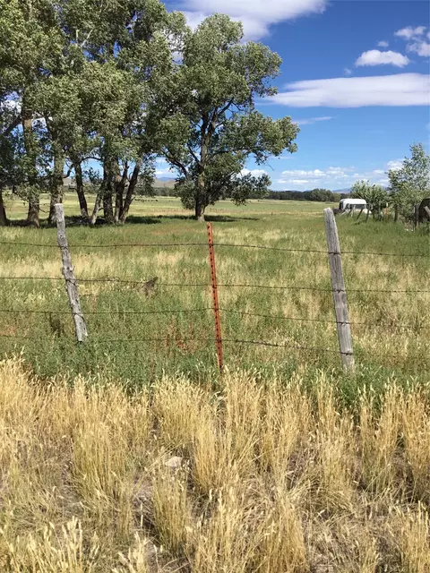 406 Johnson St, Radersburg, MT 59641