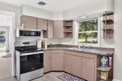 Kitchen - 89 N Kearney Ave, Libby, MT 59923 photo 2 of 2