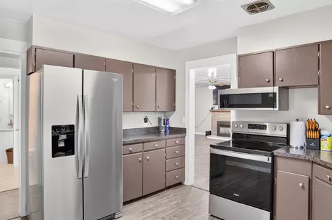 Kitchen - 89 N Kearney Ave, Libby, MT 59923 photo 1 of 2