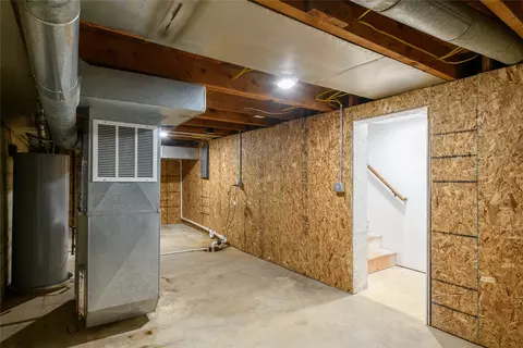 Entry Way - 207 S 3rd St, Hamilton, MT 59840 photo 8 of 11