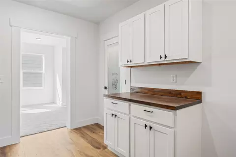 Entry Way - 207 S 3rd St, Hamilton, MT 59840 photo 5 of 11