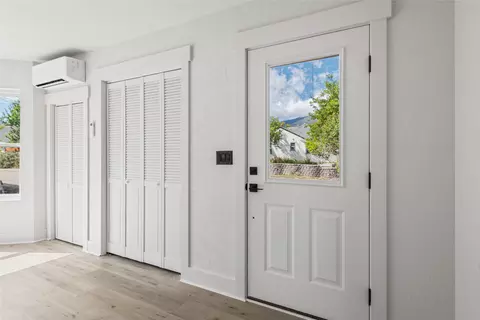 Entry Way - 207 S 3rd St, Hamilton, MT 59840 photo 9 of 11