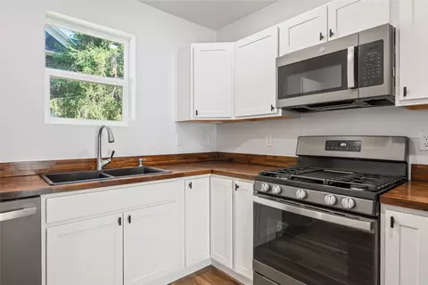Kitchen - 207 S 3rd St, Hamilton, MT 59840 photo 2 of 6