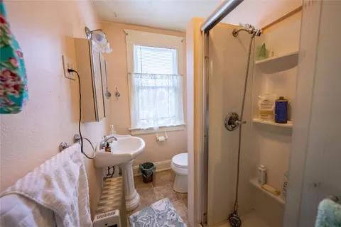 Bath - 418 Idaho Ave, Libby, MT 59923 photo 2 of 3