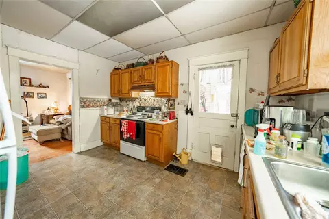 Kitchen - 418 Idaho Ave, Libby, MT 59923 photo 2 of 2