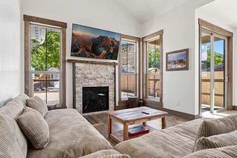 Living - 114 E Broad St, Drummond, MT 59832 photo 1 of 5