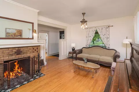 Living - 604 3rd Ave E, Kalispell, MT 59901 photo 1 of 2