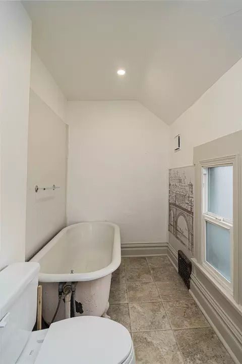 Bath - 604 3rd Ave E, Kalispell, MT 59901 photo 5 of 5