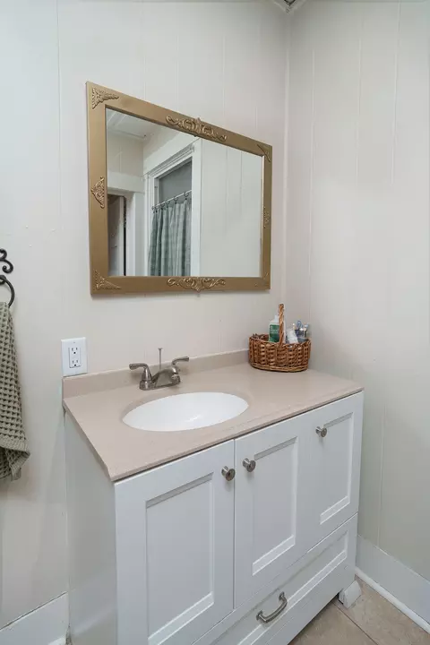 Bath - 604 3rd Ave E, Kalispell, MT 59901 photo 3 of 5