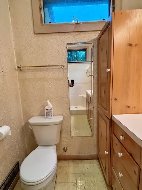 Bath - 320 5th Ave E, Kalispell, MT 59901 photo 4 of 5