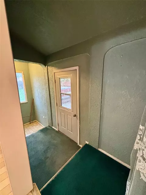 Entry Way - 320 5th Ave E, Kalispell, MT 59901 photo 4 of 5