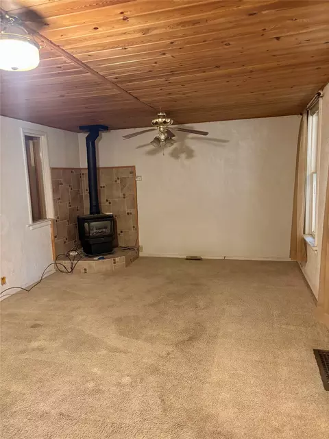 Living - 320 5th Ave E, Kalispell, MT 59901 photo 2 of 2