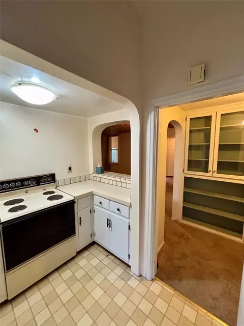 Kitchen - 320 5th Ave E, Kalispell, MT 59901 photo 3 of 8